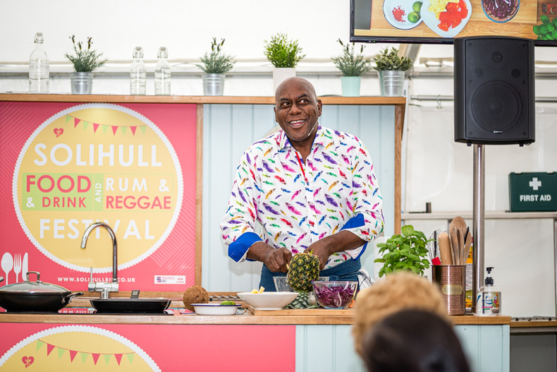 ainsley-harriott(904879)