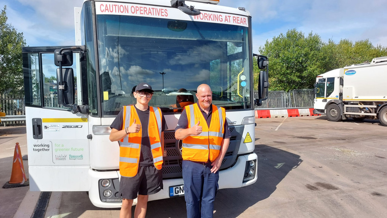 liam-bishop-meets-joint-waste-supervisor-simon-ratcliffe(904521)